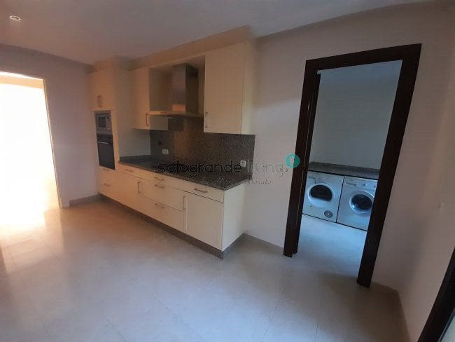 3 soverom Leilighet til leie i Sotogrande med svømmebasseng garasje - € 3 500 (Ref: 7903069)