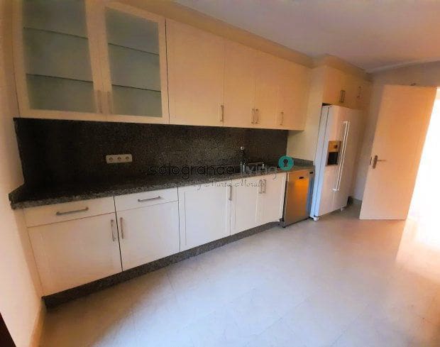 3 soverom Leilighet til leie i Sotogrande med svømmebasseng garasje - € 3 500 (Ref: 7903069)