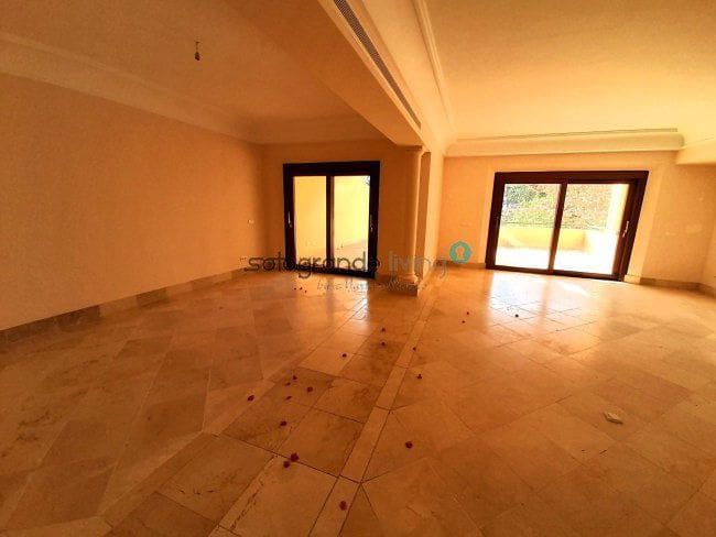 3 soverom Leilighet til leie i Sotogrande med svømmebasseng garasje - € 3 500 (Ref: 7903069)