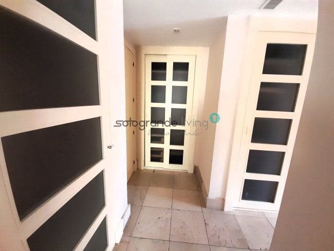 3 soverom Leilighet til leie i Sotogrande med svømmebasseng garasje - € 3 500 (Ref: 7903069)