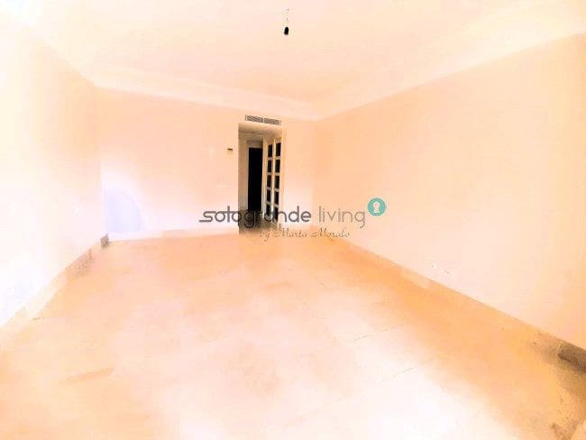 3 soverom Leilighet til leie i Sotogrande med svømmebasseng garasje - € 3 500 (Ref: 7903069)