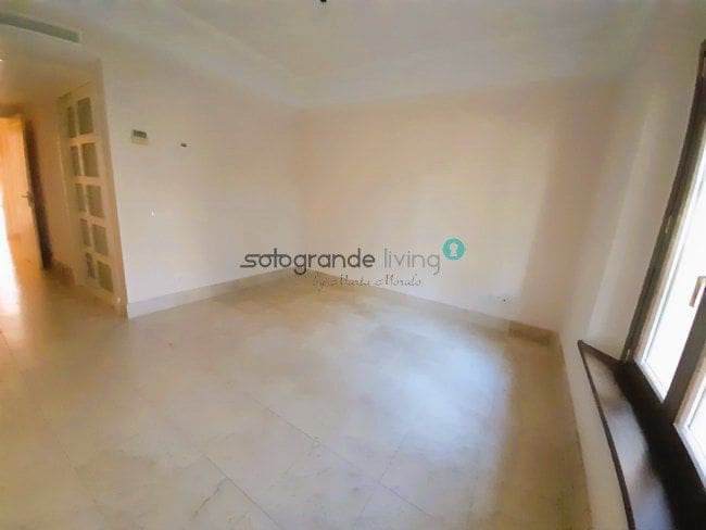 3 soverom Leilighet til leie i Sotogrande med svømmebasseng garasje - € 3 500 (Ref: 7903069)