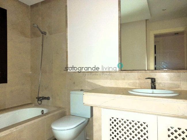 3 soverom Leilighet til leie i Sotogrande med svømmebasseng garasje - € 3 500 (Ref: 7903069)