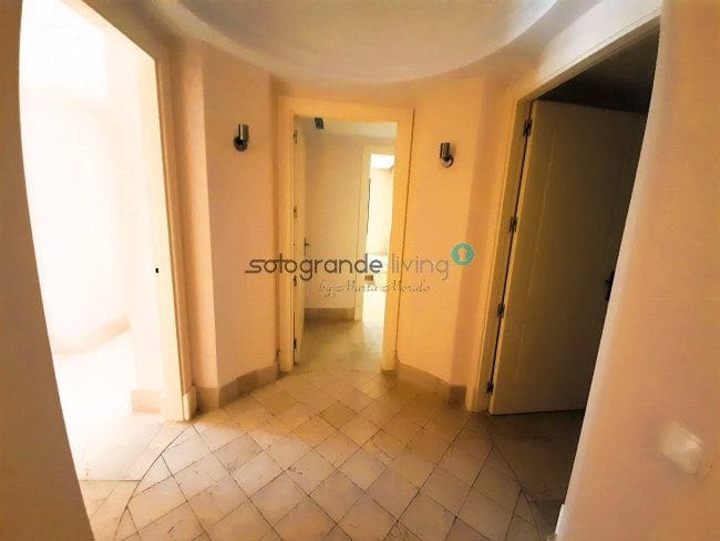 3 soverom Leilighet til leie i Sotogrande med svømmebasseng garasje - € 3 500 (Ref: 7903069)