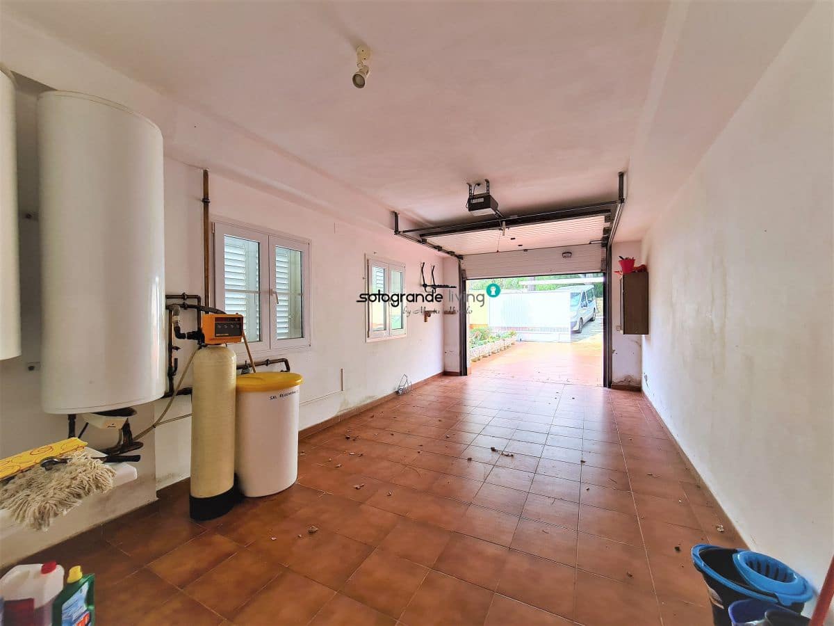 6 slaapkamer Villa voor vakantieverhuur in Sotogrande met garage - € 6.000 (Ref: 7936558)