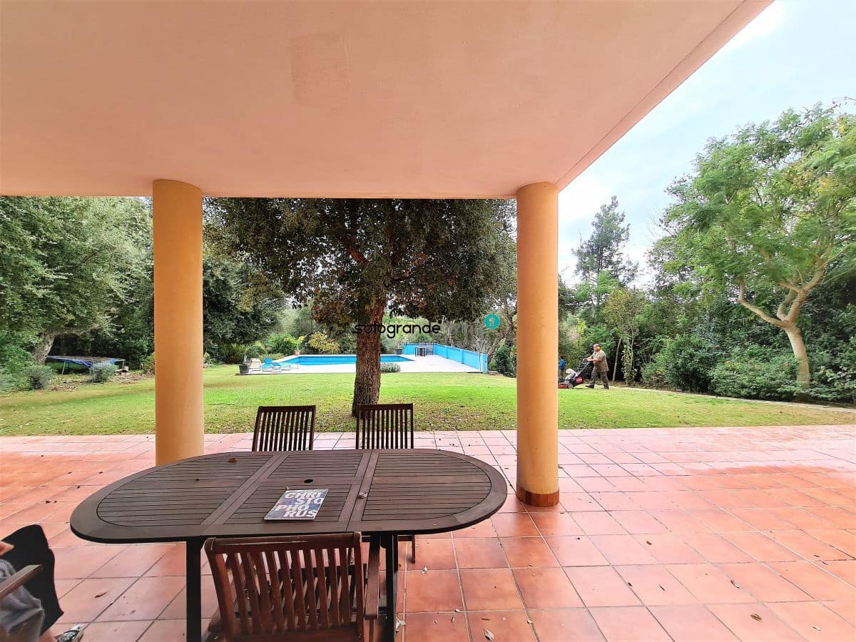 6 slaapkamer Villa voor vakantieverhuur in Sotogrande met garage - € 6.000 (Ref: 7936558)