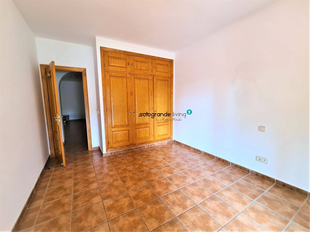 6 slaapkamer Villa voor vakantieverhuur in Sotogrande met garage - € 6.000 (Ref: 7936558)