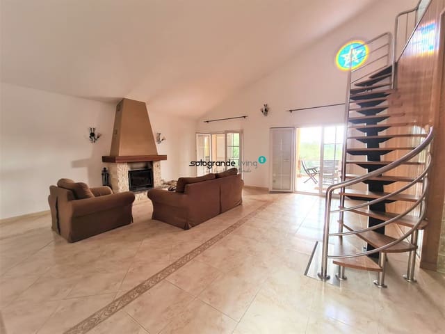 6 bedroom Villa for holiday rental in Sotogrande Alto, San Roque with garage - € 6,000 (Ref: 7936558)