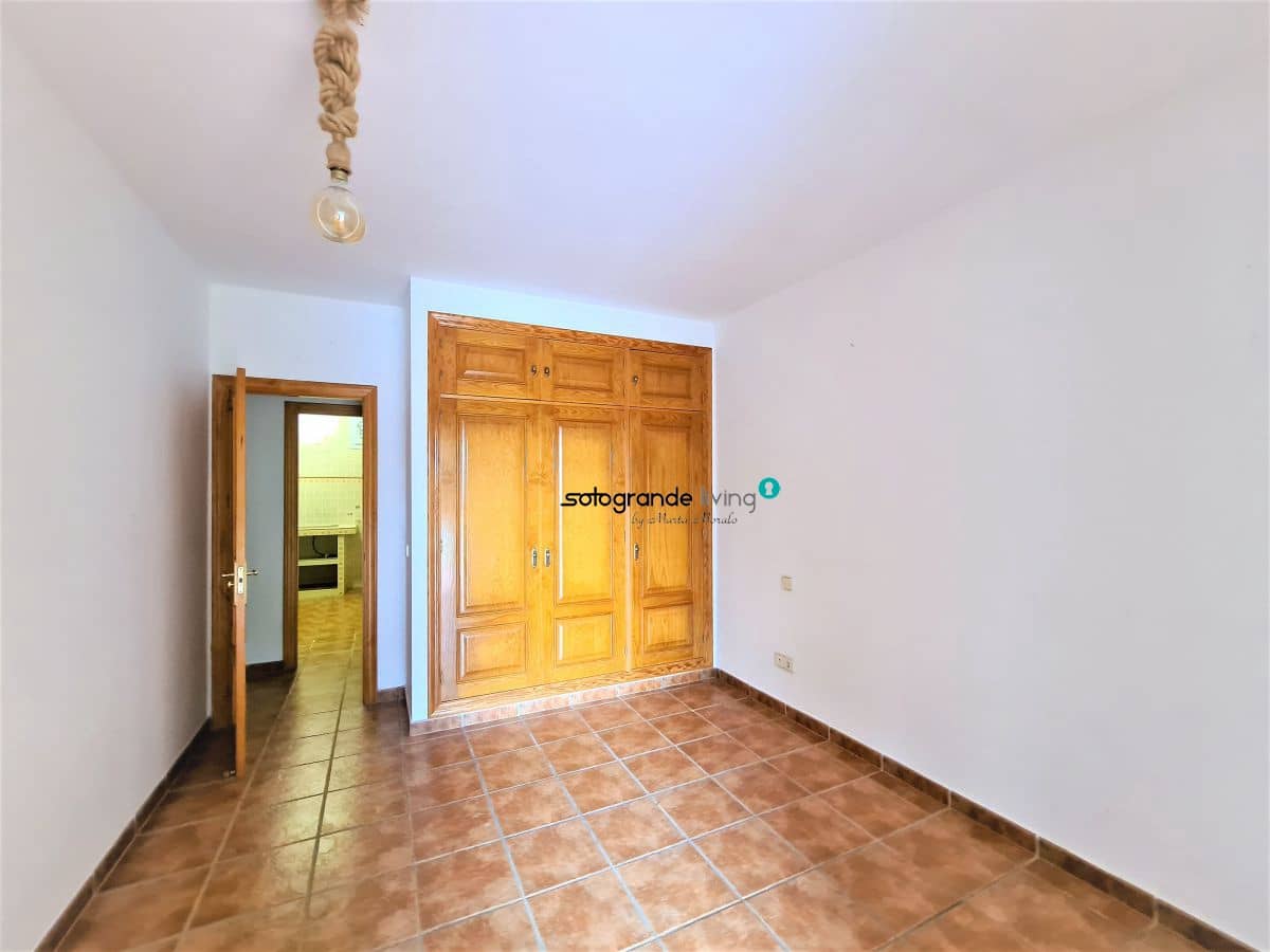 6 slaapkamer Villa voor vakantieverhuur in Sotogrande met garage - € 6.000 (Ref: 7936558)