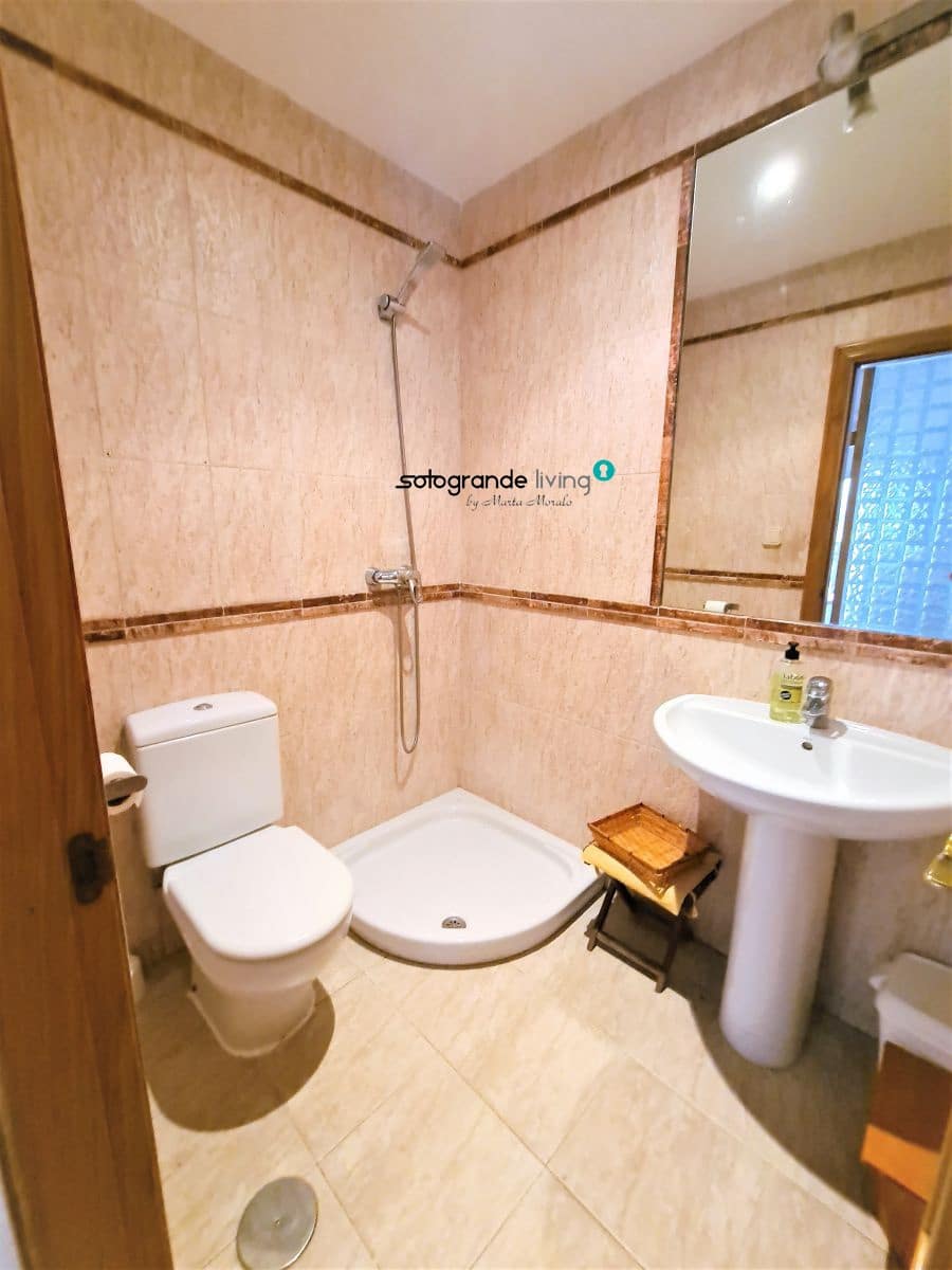 6 slaapkamer Villa voor vakantieverhuur in Sotogrande met garage - € 6.000 (Ref: 7936558)