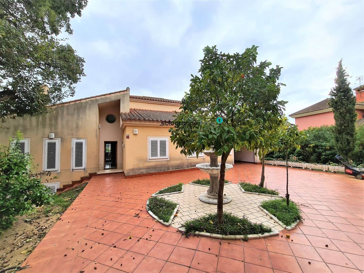 6 slaapkamer Villa voor vakantieverhuur in Sotogrande met garage - € 6.000 (Ref: 7936558)