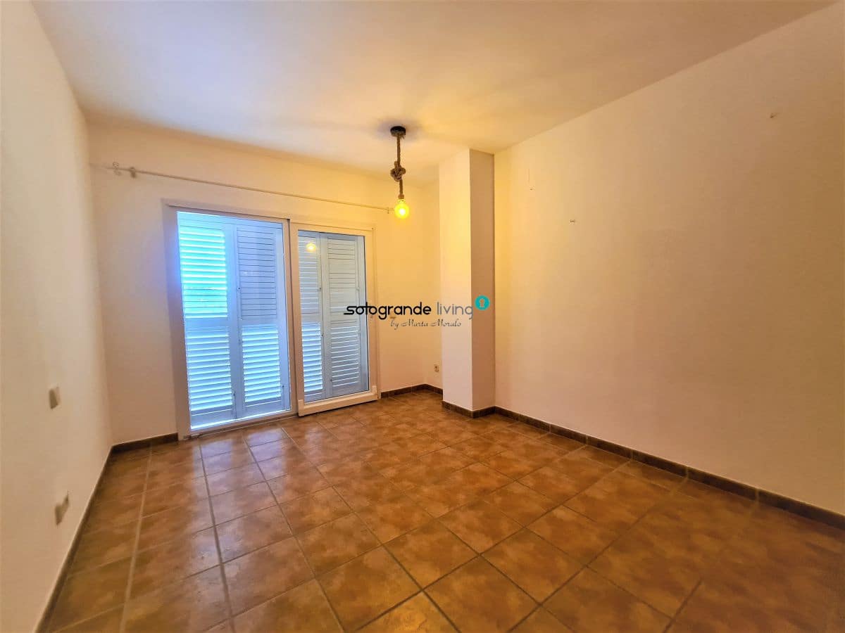 6 slaapkamer Villa voor vakantieverhuur in Sotogrande met garage - € 6.000 (Ref: 7936558)