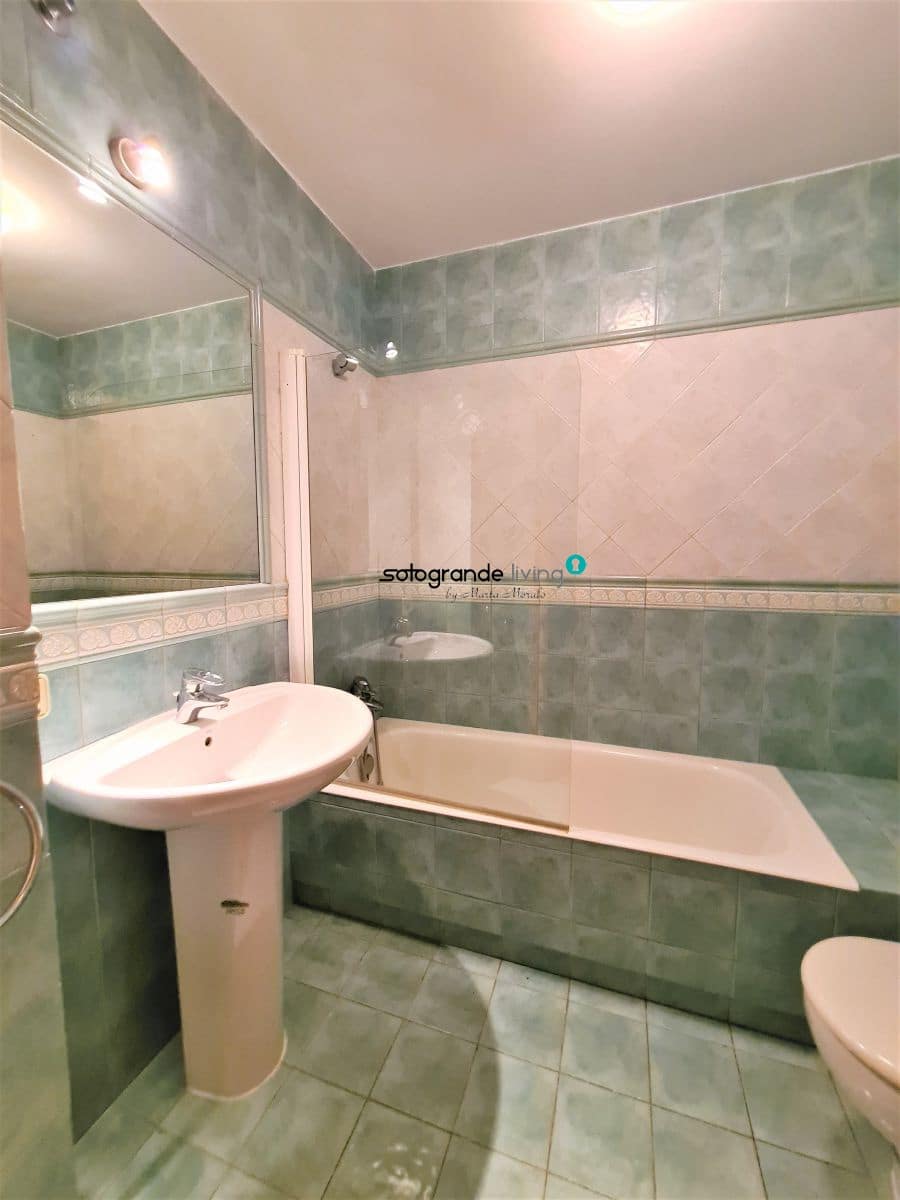 6 slaapkamer Villa voor vakantieverhuur in Sotogrande met garage - € 6.000 (Ref: 7936558)