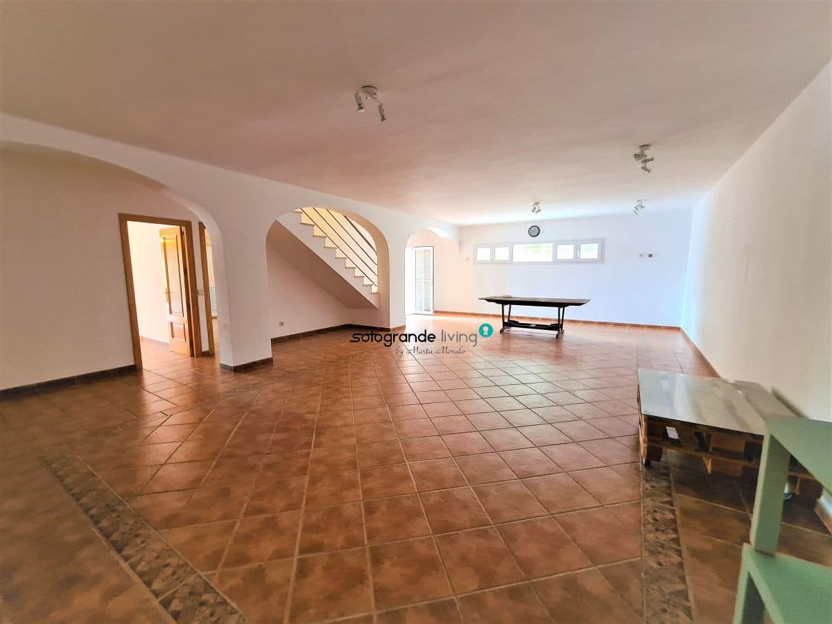 6 slaapkamer Villa voor vakantieverhuur in Sotogrande met garage - € 6.000 (Ref: 7936558)