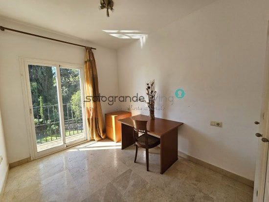 4 camera da letto Villa in vendita in La Alcaidesa con garage - 875.000 € (Rif: 7970192)