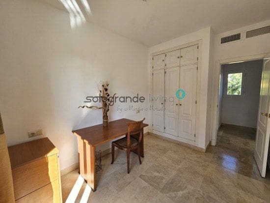 4 camera da letto Villa in vendita in La Alcaidesa con garage - 875.000 € (Rif: 7970192)