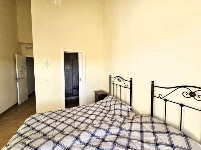 2 chambre Maison de Ville à vendre à La Alcaidesa - 300 000 € (Ref: 7994463)