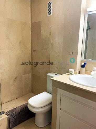 3 sovrum Lägenhet att hyra i Sotogrande med garage - 1 600 € (Ref: 8005708)