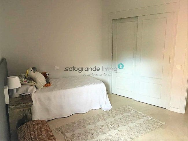 3 sovrum Lägenhet att hyra i Sotogrande med garage - 1 600 € (Ref: 8005708)