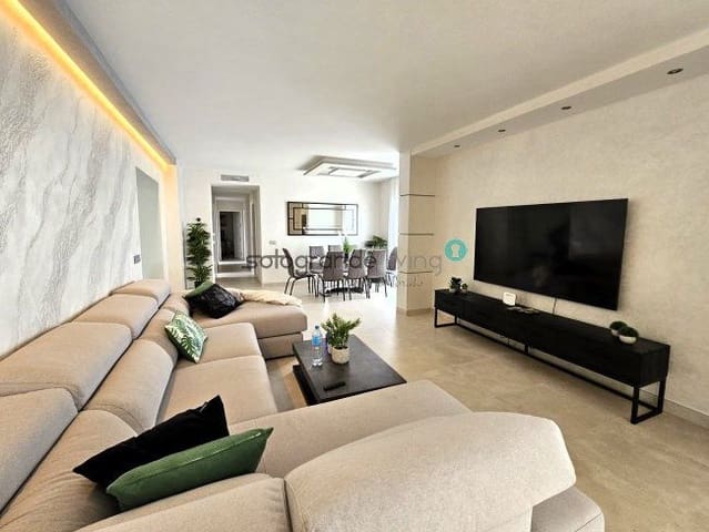 4 bedroom Villa for rent in Sotogrande Costa, San Roque - € 7,500 (Ref: 8069645)