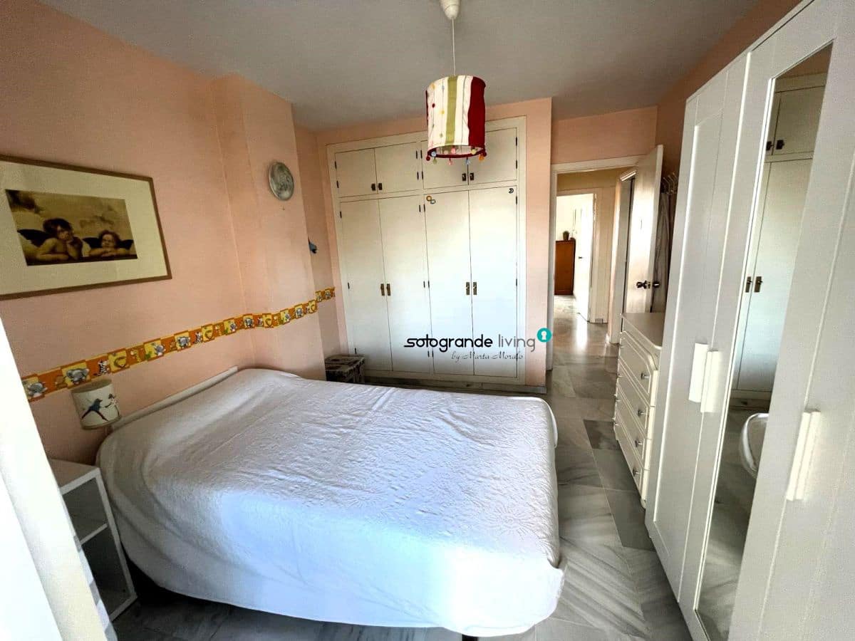 3 bedroom Apartment for sale in Estepona - € 595,000 (Ref: 8101224)