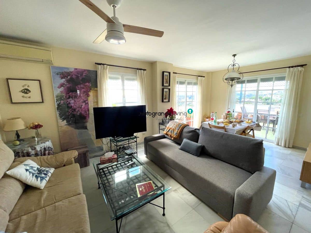 3 bedroom Apartment for sale in Estepona - € 595,000 (Ref: 8101224)