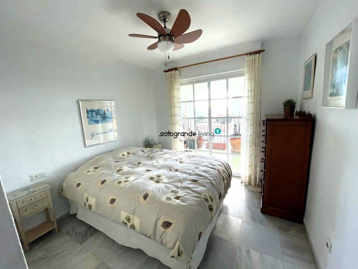 3 bedroom Apartment for sale in Estepona - € 595,000 (Ref: 8101224)