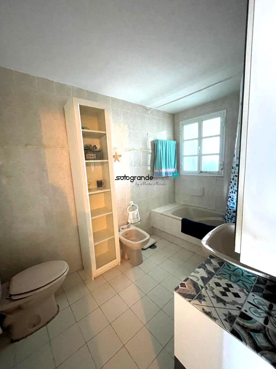 3 bedroom Apartment for sale in Estepona - € 595,000 (Ref: 8101224)