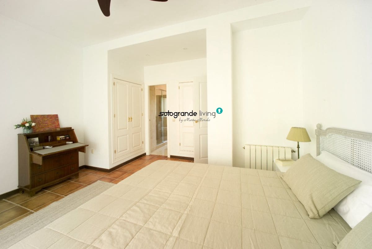 4 slaapkamer Huis voor vakantieverhuur in Sotogrande - € 4.500 (Ref: 8131675)