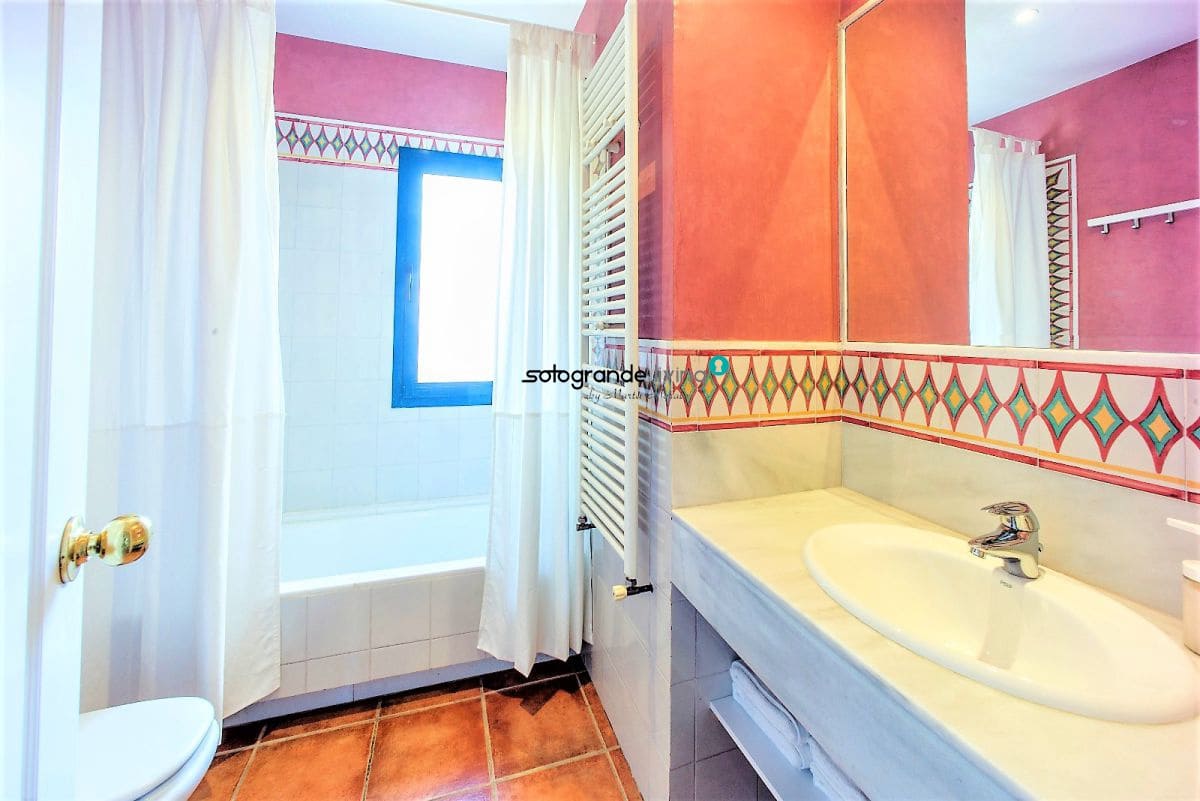 4 slaapkamer Huis voor vakantieverhuur in Sotogrande - € 4.500 (Ref: 8131675)