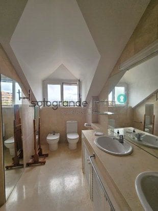 4 chambre Appartement à vendre à Sotogrande avec garage - 1 095 000 € (Ref: 8135552)