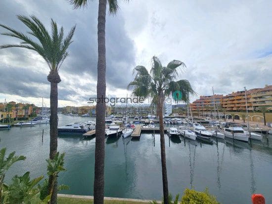 4 chambre Appartement à vendre à Sotogrande, San Roque avec garage - 1 095 000 € (Ref: 8135552)