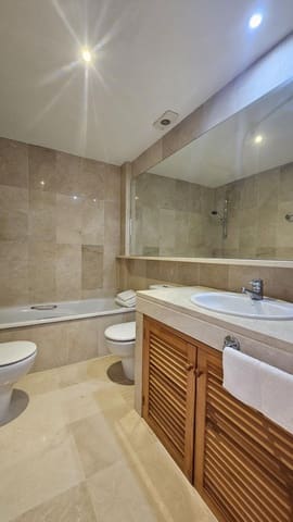 4 sovrum Lägenhet till salu i Sotogrande, San Roque med garage - 1 300 000 € (Ref: 8135552)