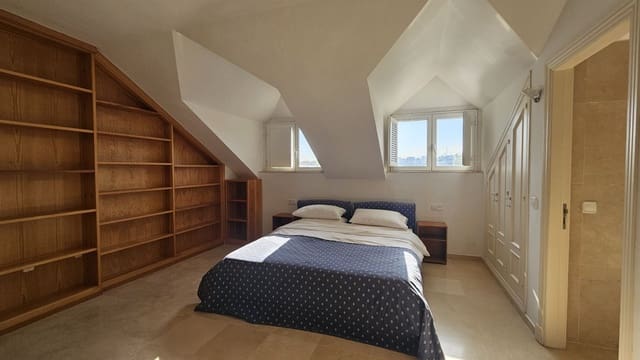 4 sovrum Lägenhet till salu i Sotogrande, San Roque med garage - 1 300 000 € (Ref: 8135552)