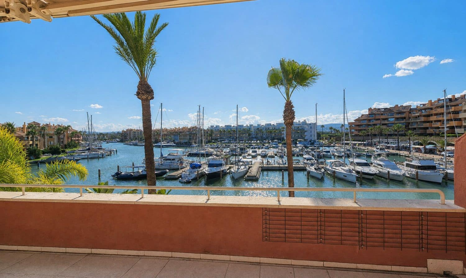 4 bedroom Apartment for sale in Sotogrande with garage - € 1,300,000 (Ref: 8135552)