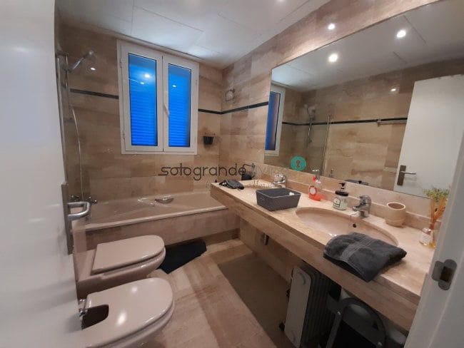 3 makuuhuone Huoneisto lomavuokrausta paikassa Sotogrande mukana 
autotalli - 2 500 € (Ref: 8196688)