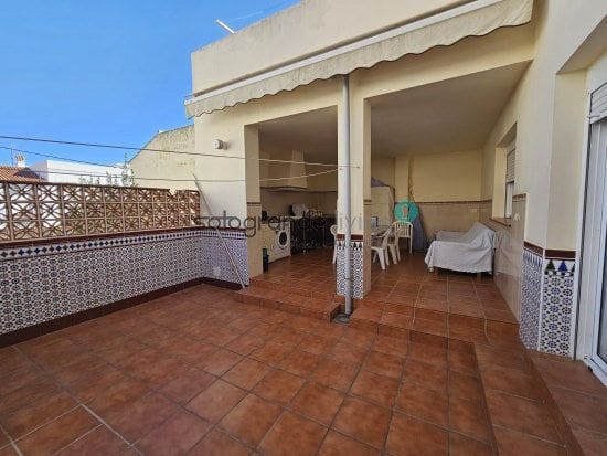 7 chambre Maison de Ville à vendre à Pueblo Nuevo de Guadiaro, San Roque avec garage - 435 000 € (Ref: 8295531)
