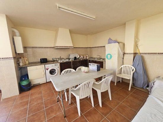7 soveværelse Byhus til salg i Pueblo Nuevo de Guadiaro med garage - € 435.000 (Ref: 8295531)