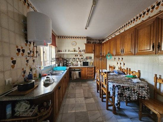 7 soveværelse Byhus til salg i Pueblo Nuevo de Guadiaro med garage - € 435.000 (Ref: 8295531)