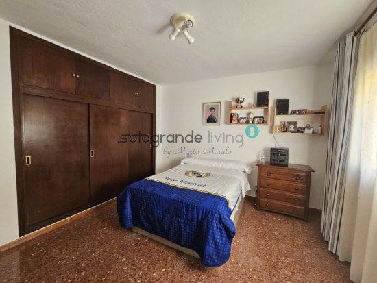 7 soveværelse Byhus til salg i Pueblo Nuevo de Guadiaro med garage - € 435.000 (Ref: 8295531)