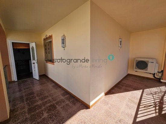 7 soveværelse Byhus til salg i Pueblo Nuevo de Guadiaro med garage - € 435.000 (Ref: 8295531)