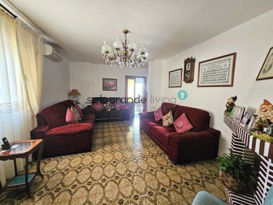 7 chambre Maison de Ville à vendre à Pueblo Nuevo de Guadiaro, San Roque avec garage - 435 000 € (Ref: 8295531)