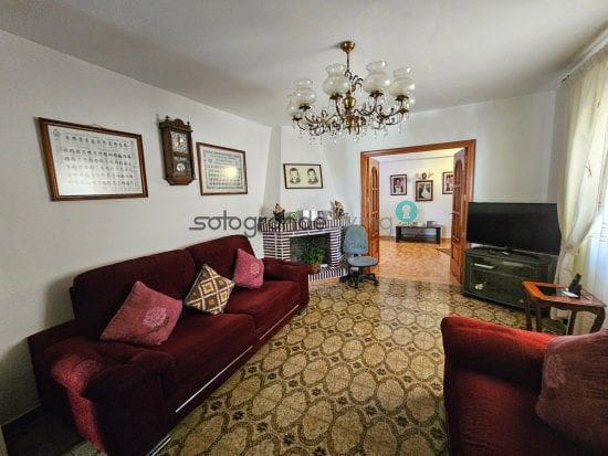 7 chambre Maison de Ville à vendre à Pueblo Nuevo de Guadiaro, San Roque avec garage - 435 000 € (Ref: 8295531)