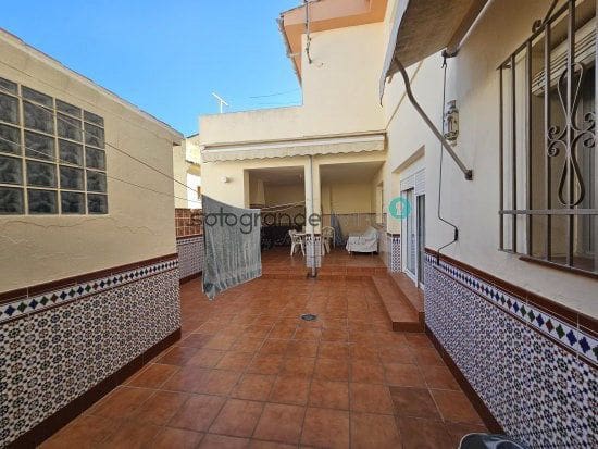 7 chambre Maison de Ville à vendre à Pueblo Nuevo de Guadiaro, San Roque avec garage - 435 000 € (Ref: 8295531)