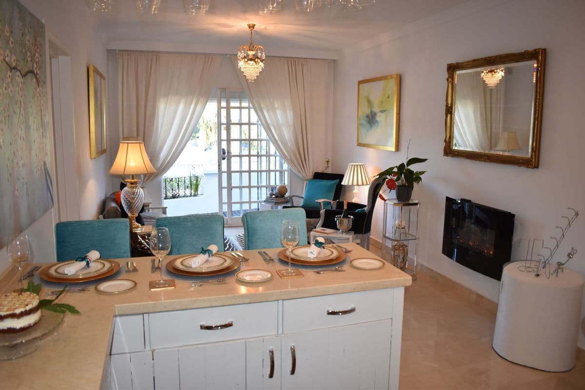 2 bedroom Apartment for sale in Marbella with garage - € 495,000 (Ref: 8310503)