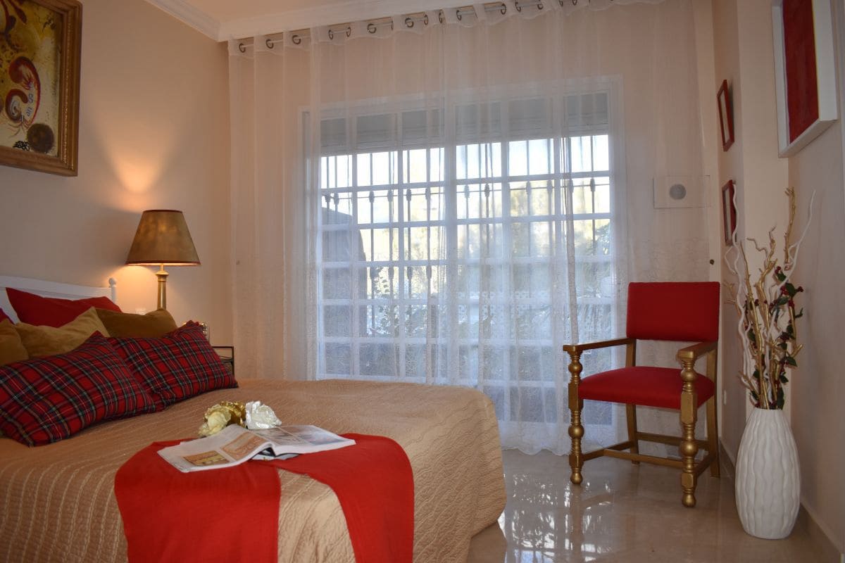 2 bedroom Apartment for sale in Marbella with garage - € 495,000 (Ref: 8310503)