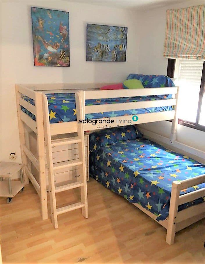 2 makuuhuone Huoneisto lomavuokrausta paikassa Sotogrande mukana 
autotalli - 6 000 € (Ref: 8370613)