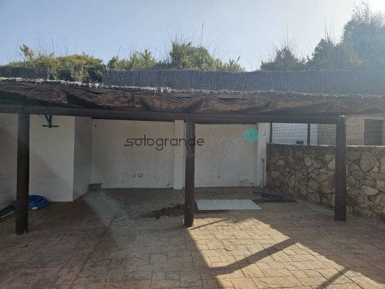 3 slaapkamer Villa te koop in Manilva met garage - € 2.750.000 (Ref: 8373492)