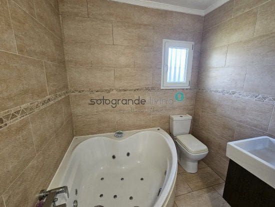 3 slaapkamer Villa te koop in Manilva met garage - € 2.750.000 (Ref: 8373492)