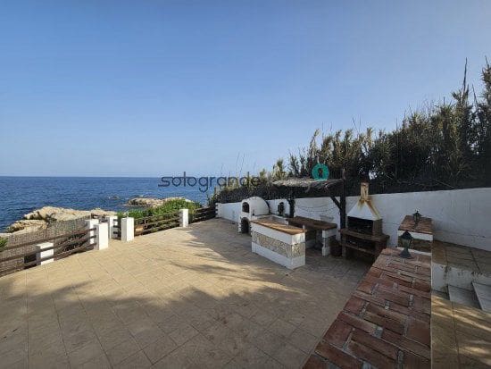 3 slaapkamer Villa te koop in Manilva met garage - € 2.750.000 (Ref: 8373492)